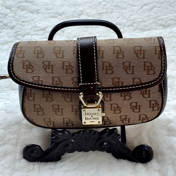 Dooney & Bourke Handbags - Dooney&Bourke Wristlet-clutch